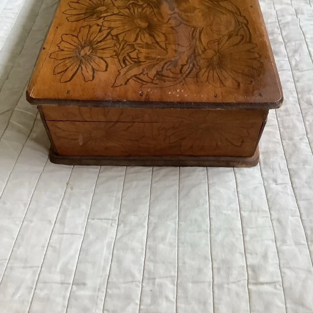 Antique Victorian Decorated Wood Ladies Glove Box Pyrography